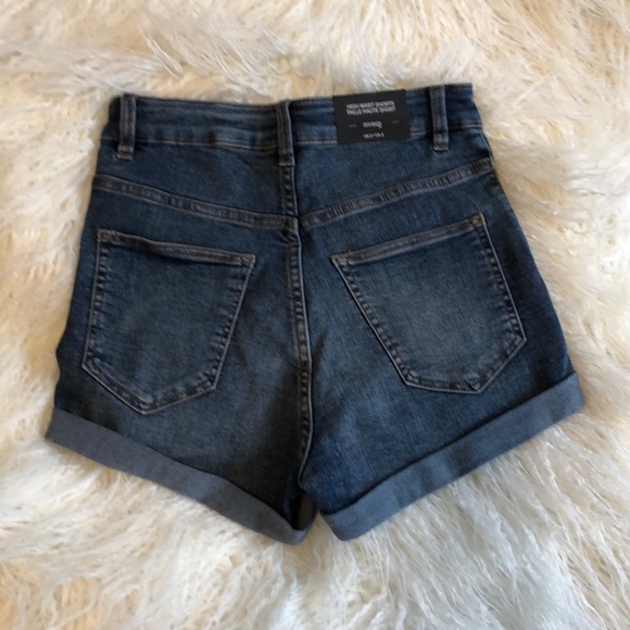 H&M high waisted shorts - Picture 2 of 2
